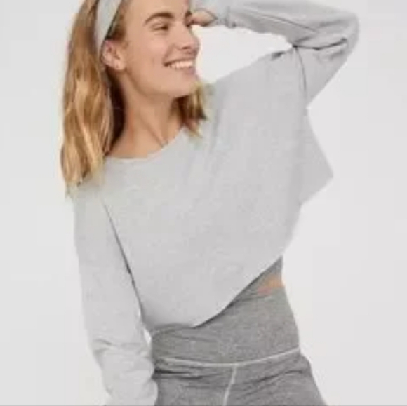 Offline By Aerie Gray Crop Sweatshirt Size Small - Picture 1 of 5